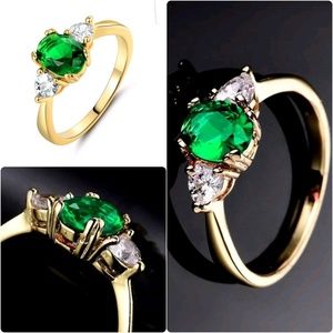 24k Yellow Gold Filled Vogue Vintage Green Oval